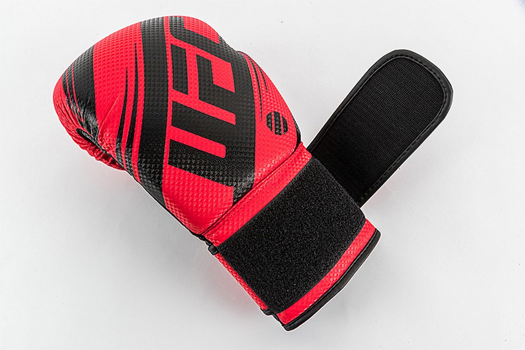 Боксерские перчатки UFC PRO Performance Rush Red,14oz 1050_700